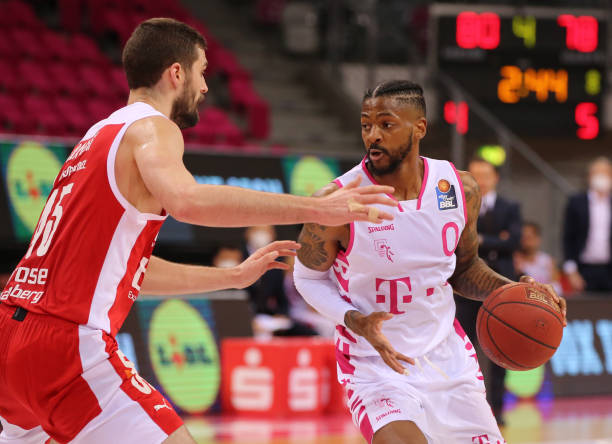 篮在战术布 篮在战术布